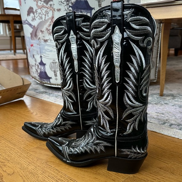 RARE Lucchese Women’s Black Patent Leather Cowboy Boots with Silver Stitching 7
